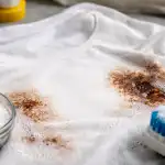 jednoduchy-sposob-ako-zachranit-oblecenie-pred-odolnymi-skvrnami-od-cokolady.png